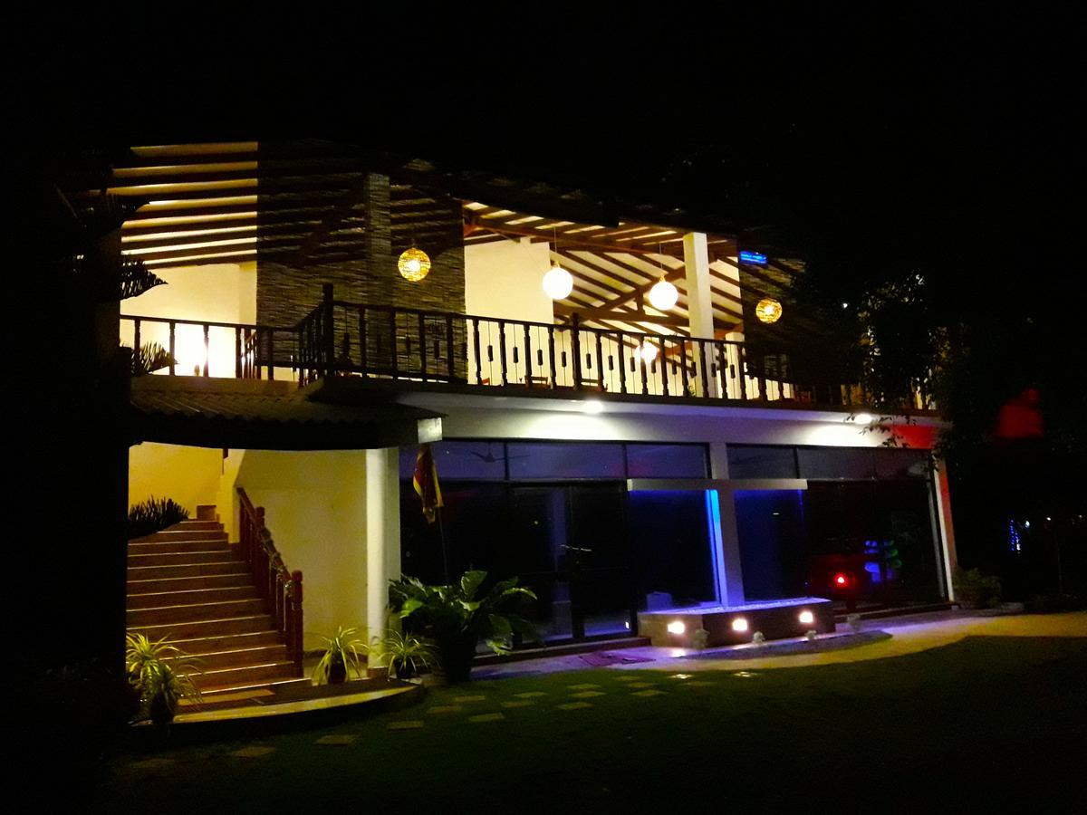 Nico Lagoon Hotel Negombo Exterior photo